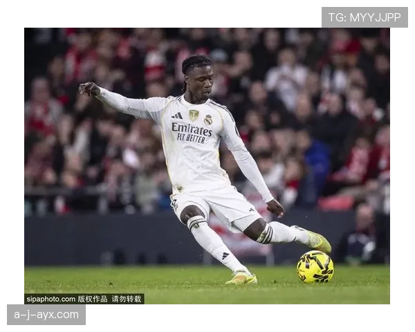 卡马文加精准传球激活球队进攻，状态回暖成关键亮点